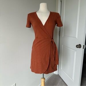 Madewell Texture & Thread Short-Sleeve Side-Tie Dress in Burnt Clay